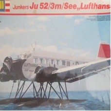 Revell Junkers Ju 52/3 m/See Lufthansa 1/72 Model Airplane Kit   